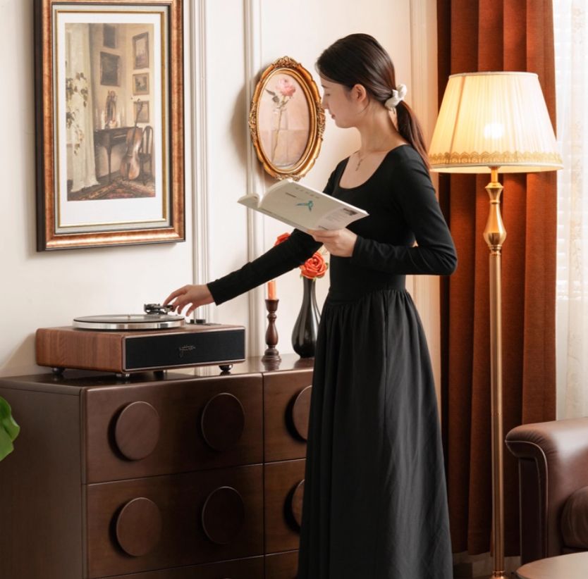 Poplar Solid Wood French Retro Style Bucket Cabinet