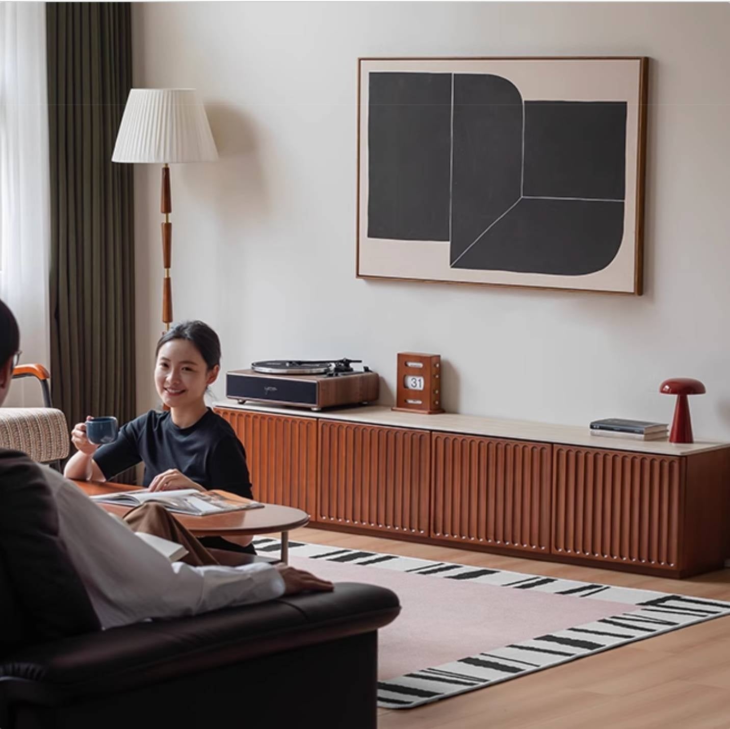 Poplar Solid Wood Antique Style TV Stand