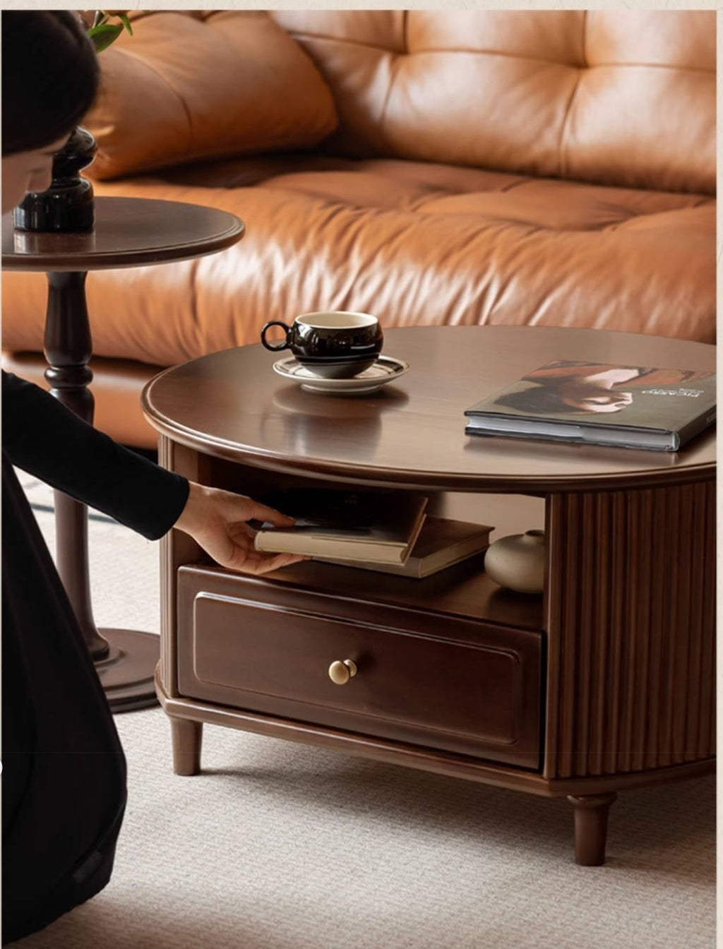 Poplar Solid Wood American Retro Style Round Coffee Table