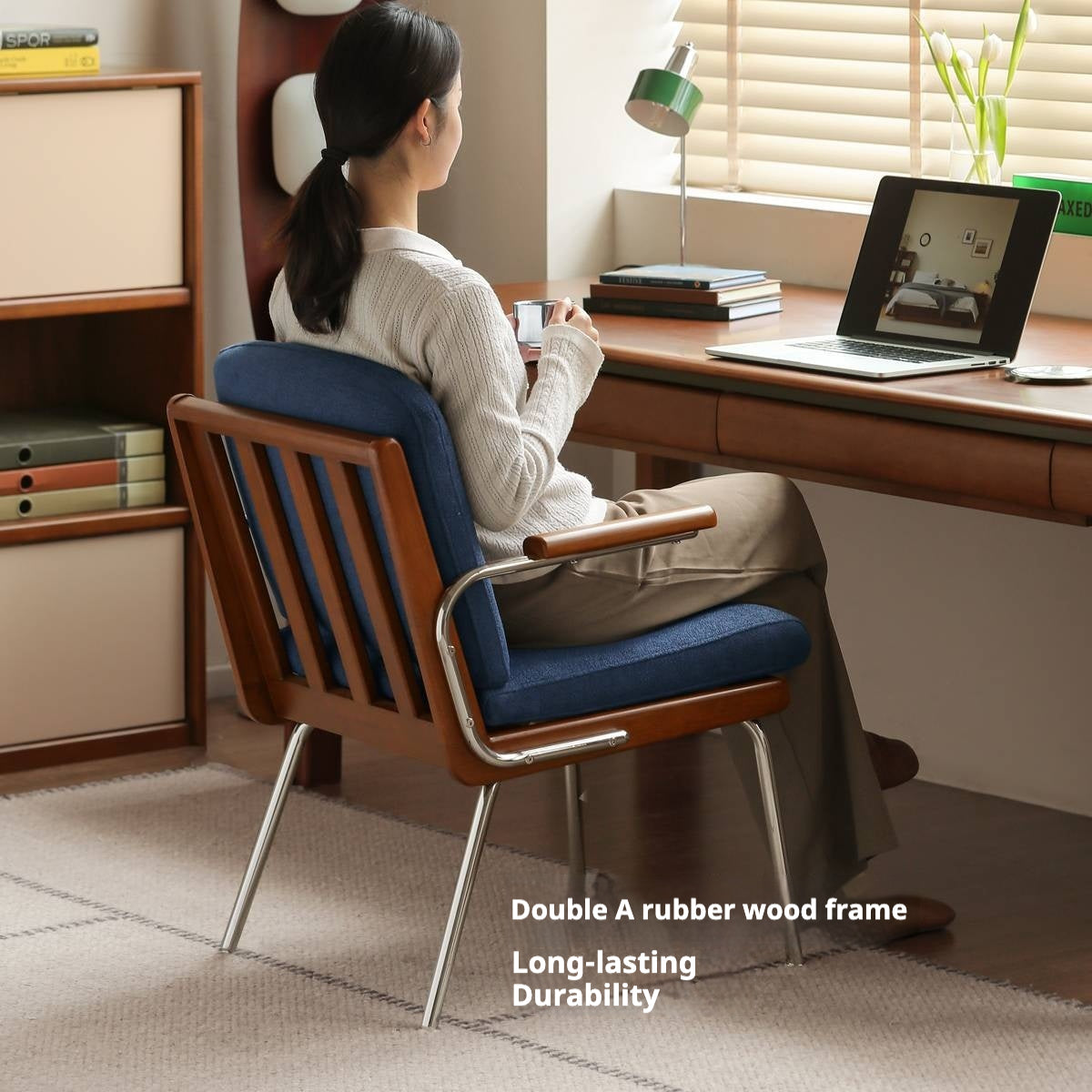 Solid Rubberwood Antique Style Leisure Armchair